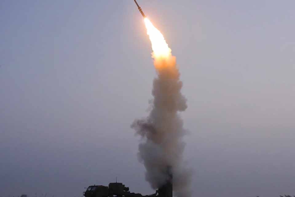 Mísseis hipersônicos e arsenais acendem alerta sobre nova corrida armamentista