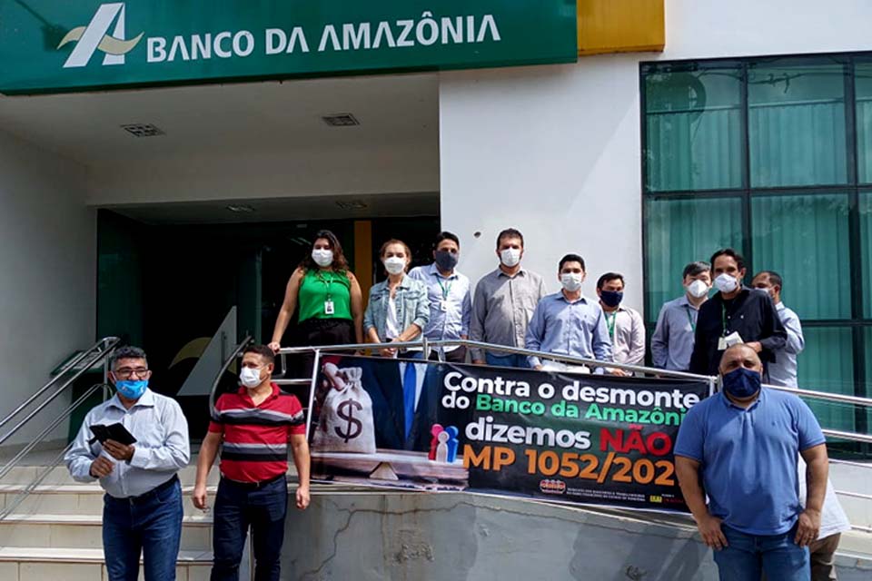Bancários promovem ato contra a Medida Provisória 1052 e em defesa do Banco da Amazônia