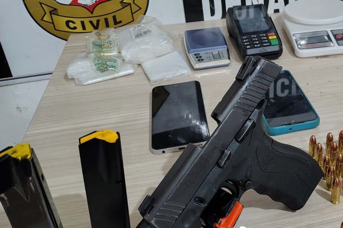 Denarc prende foragido condenado a 46 anos, com pistola em condomínio
