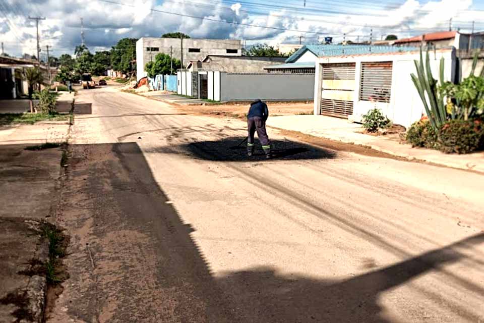 Prefeitura de Ji-Paraná realiza recuperação de vias no bairro Jardim das Seringueiras