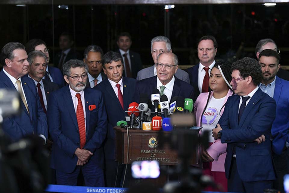 Senador Acir Gurgacz integra equipe de transição do novo governo de Luiz Inácio Lula da Silva