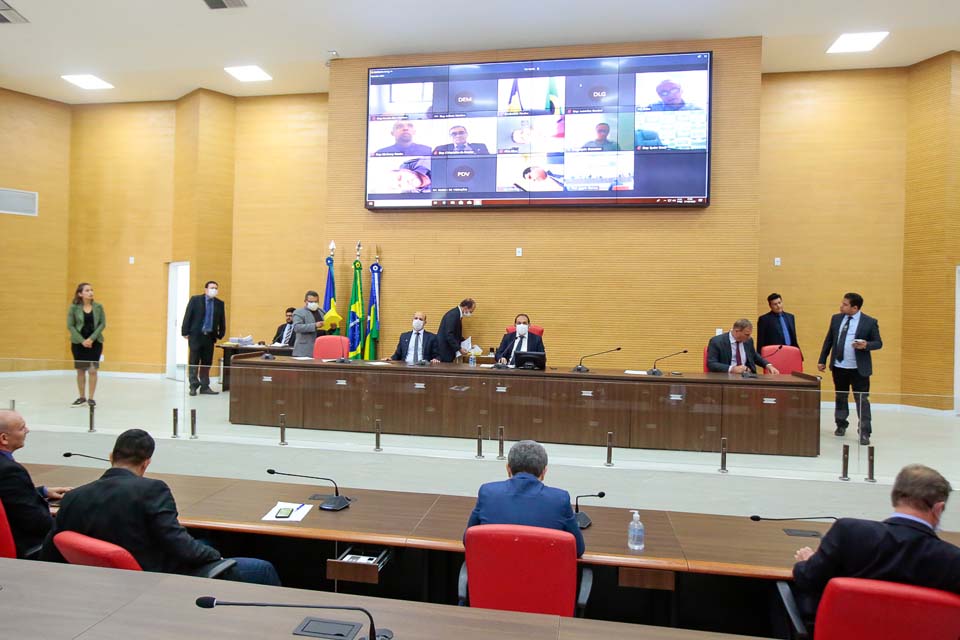 Deputados votam remotamente e aprovam leis que defendem o consumidor na quarentena