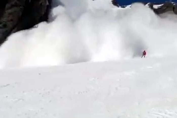 Avalanche soterra esquiadores em estação de esqui na Suíça