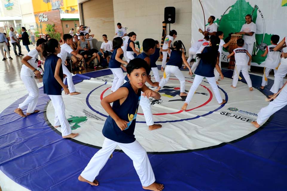 Alunos de Capoeira se apresentam em Porto Velho