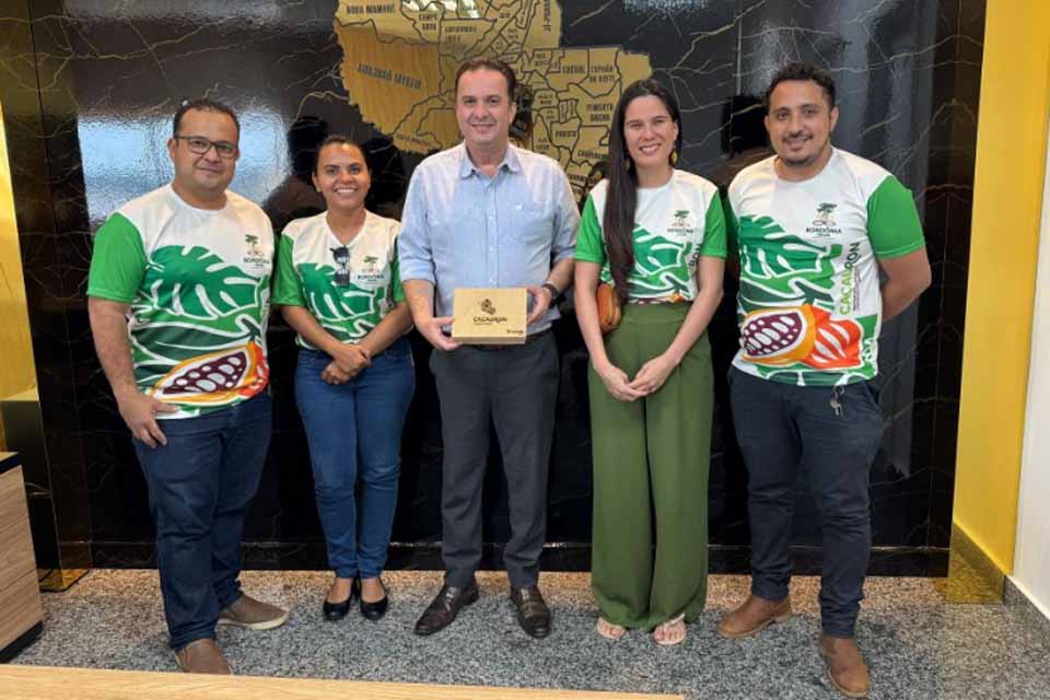 Deputado Luís do Hospital recebe representantes da Cacauron em Porto Velho