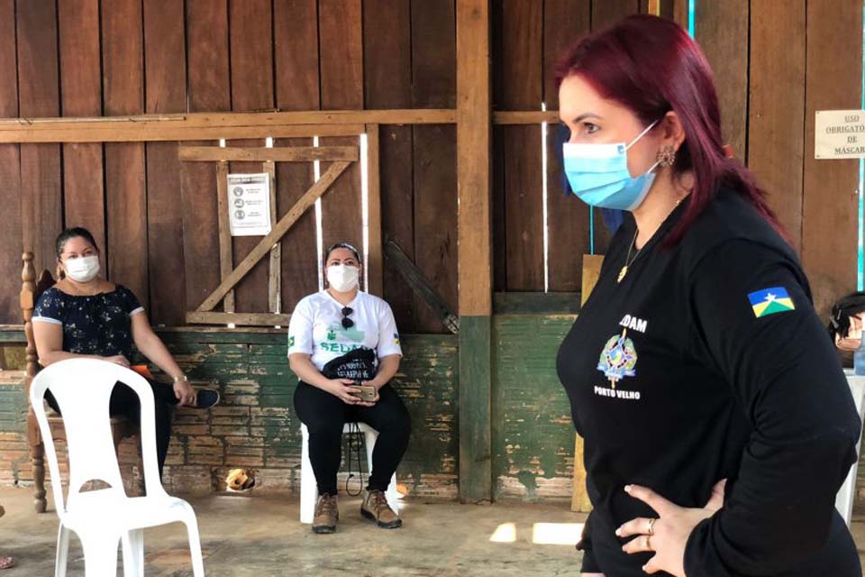 Sedam reúne extrativistas do município para falar sobre educação ambiental e programas sociais