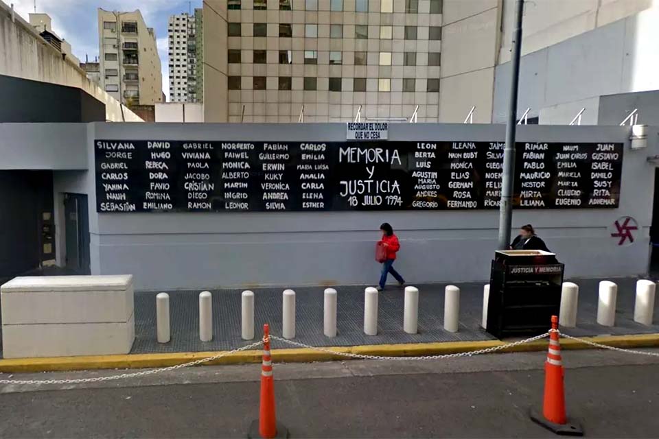Maior atentado terrorista da Argentina completa 25 anos sem julgamento