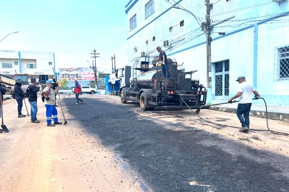Rua Irmã Capelli recebe obras de implantação do estacionamento em 45 graus no Centro de Porto Velho