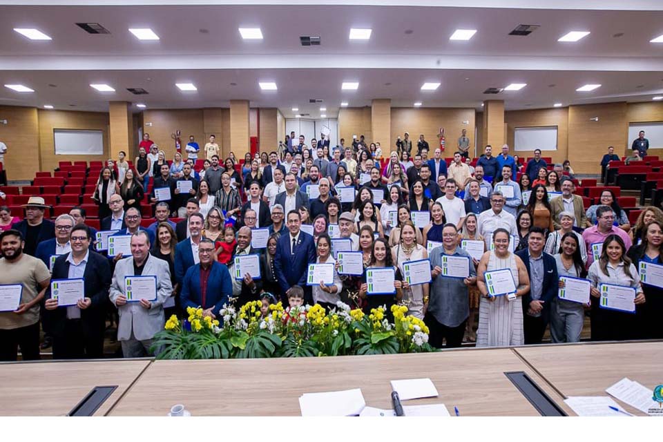 Deputado Eyder Brasil realiza 1ª etapa do voto de louvor aos jornalistas rondonienses
