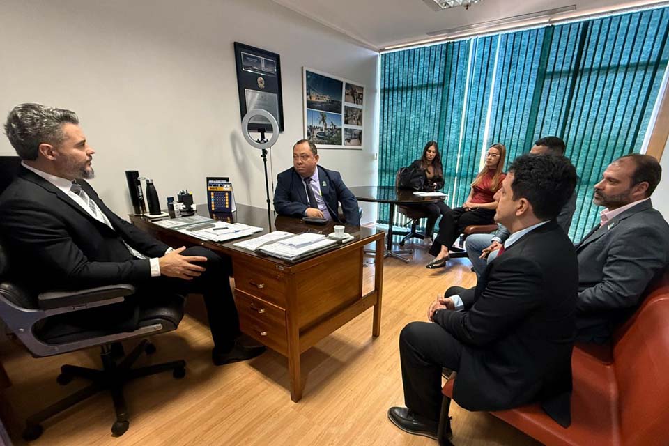 Thiago Flores recebe representantes do COFFITO e inicia elaboração de projeto de valorização da Fisioterapia e Terapia Ocupacional 