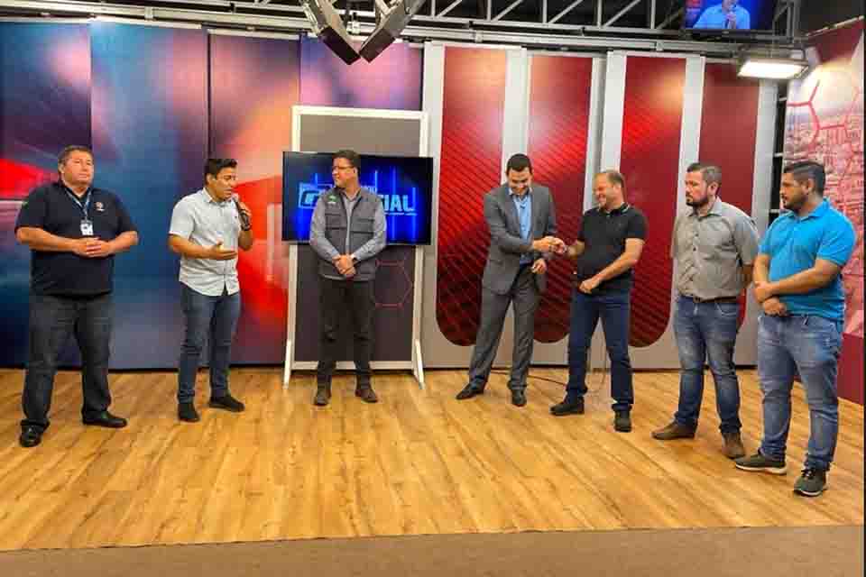 Ao lado do governador Marcos Rocha, Presidente da Câmara participa de entrevista na TV Allamanda