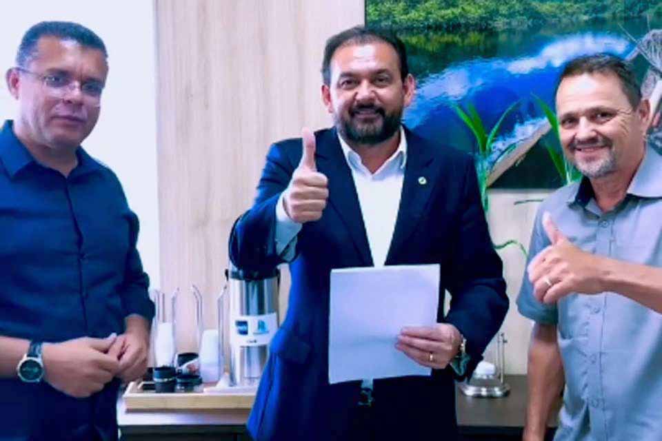 Deputado Laerte Gomes confirma apoio a distritos de Nova Mamoré durante reunião com prefeito
