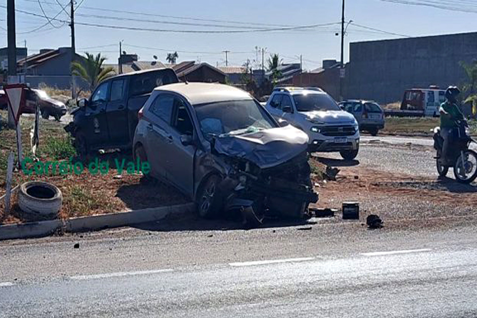 Casal de idosos ficam feridos em acidente na BR 364 em Presidente Médici