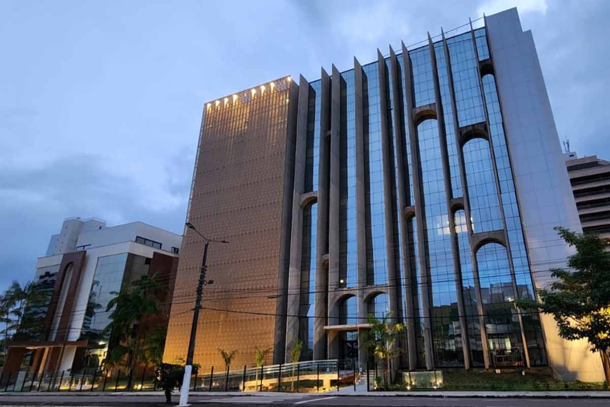 Área técnica do TCE-RO aponta indícios de irregularidades em contrato de R$ 1,68 milhão para ensino de inglês