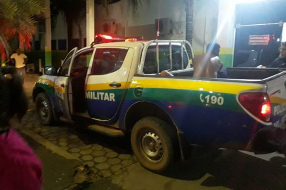 Homem é esfaqueado após atacar ex-cunhado e tentar matar ex-mulher