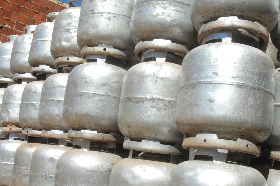 Aumento da procura leva a desabastecimento de gás