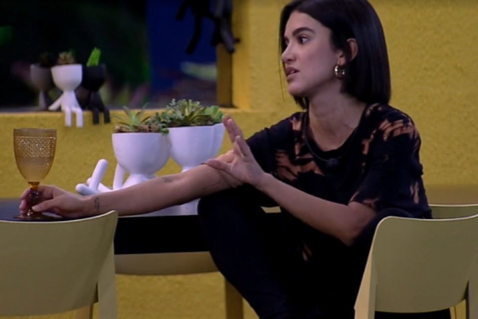 Manu Gavassi revela que recebeu informação sobre o jogo da produção