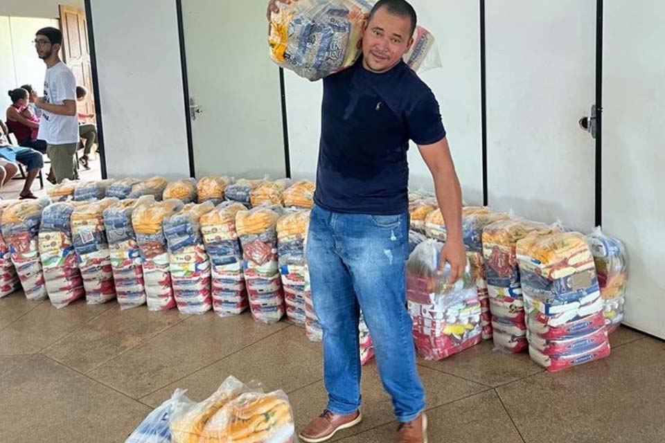 Famílias de recicladores cadastradas pela Prefeitura de Porto Velho recebem cestas básicas; ação beneficiou 160 famílias da Vila Princesa