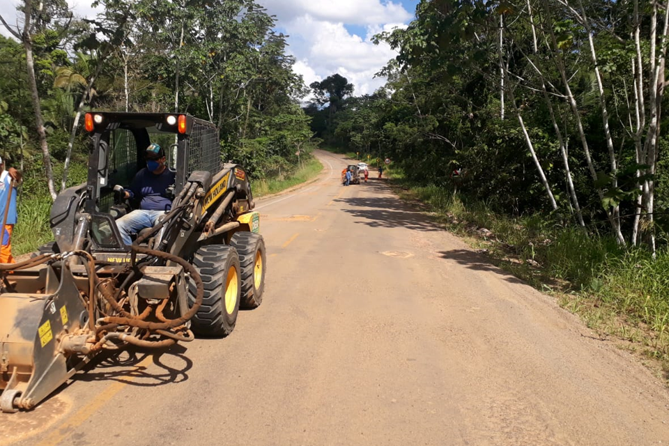 Departamento de Estradas de Rodagem inicia a recuperação da RO-460 que dá acesso ao município