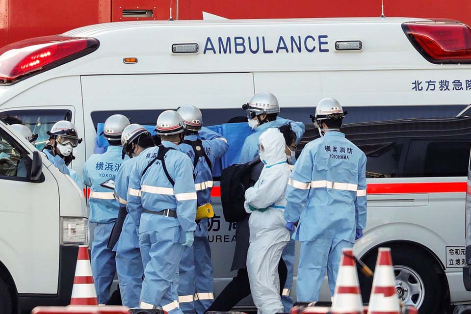 Médico japonês conta como é seu trabalho no navio Diamond Princess