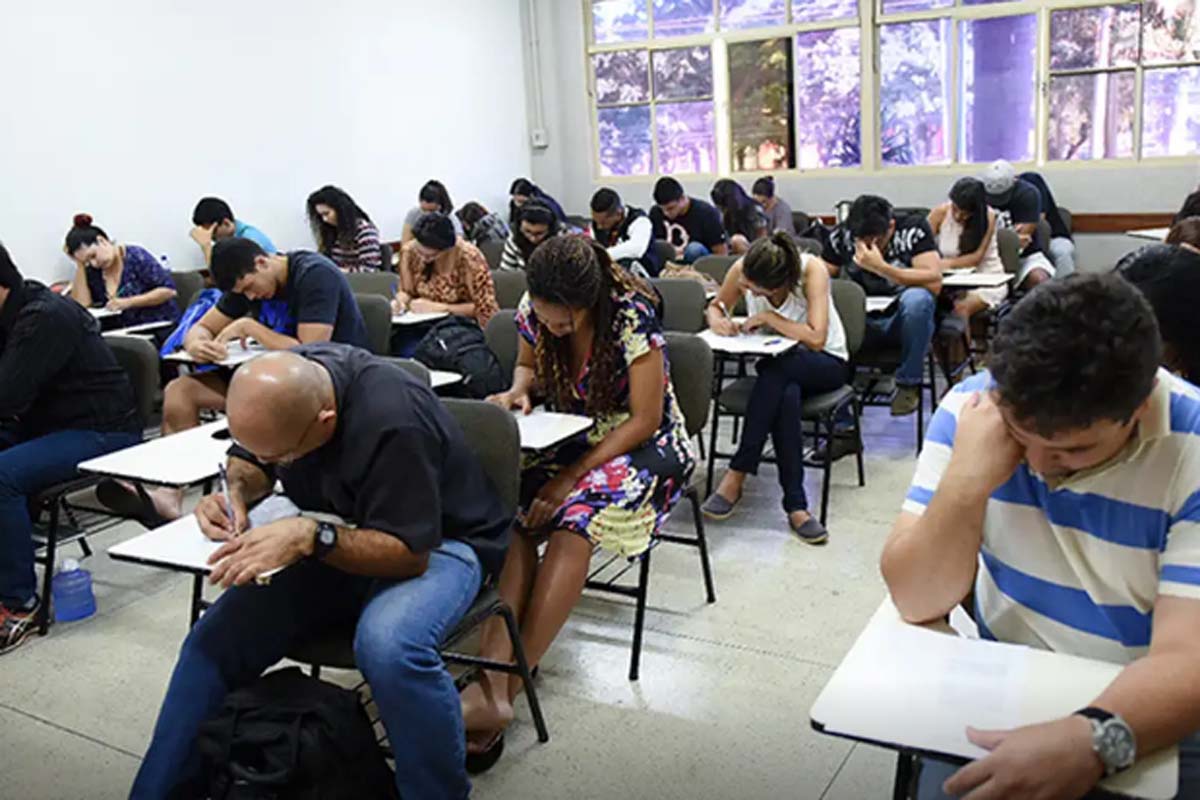 Encceja é no próximo domingo; saiba como consultar locais de provas