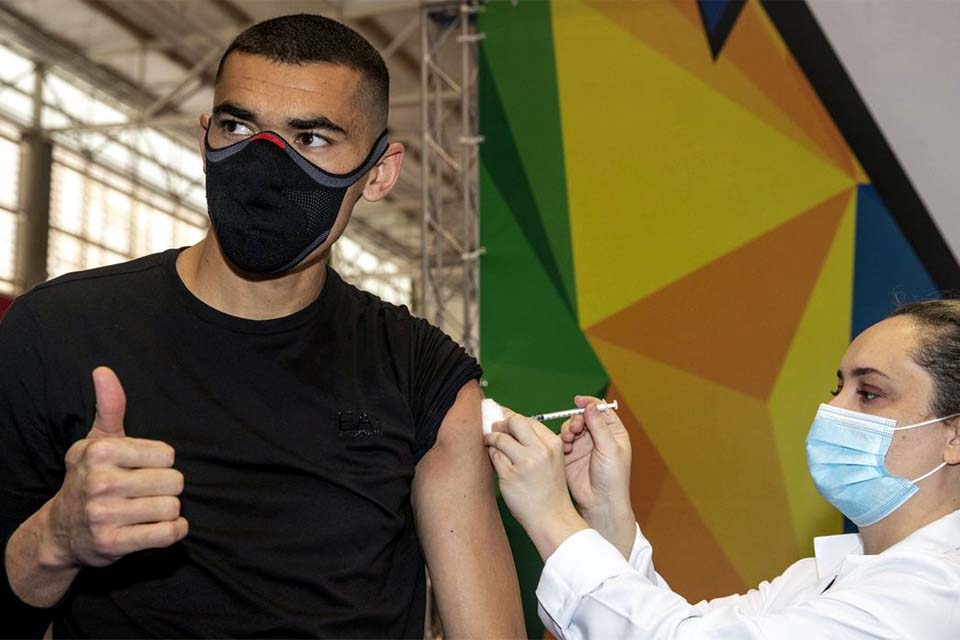 CBF exigirá vacinação completa de atletas para competições nacionais