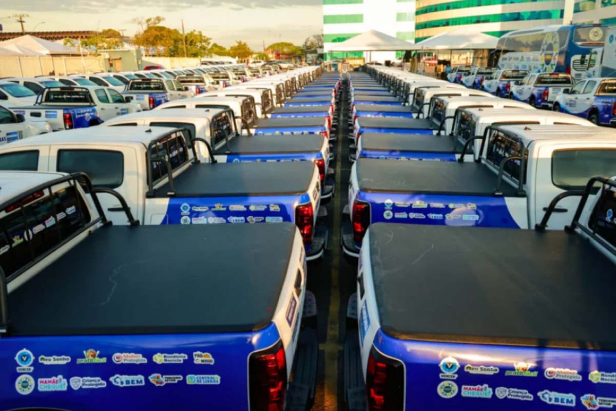 Governo de Rondônia entrega veículos e kits tecnológicos para atendimento socioassistencial nos municípios