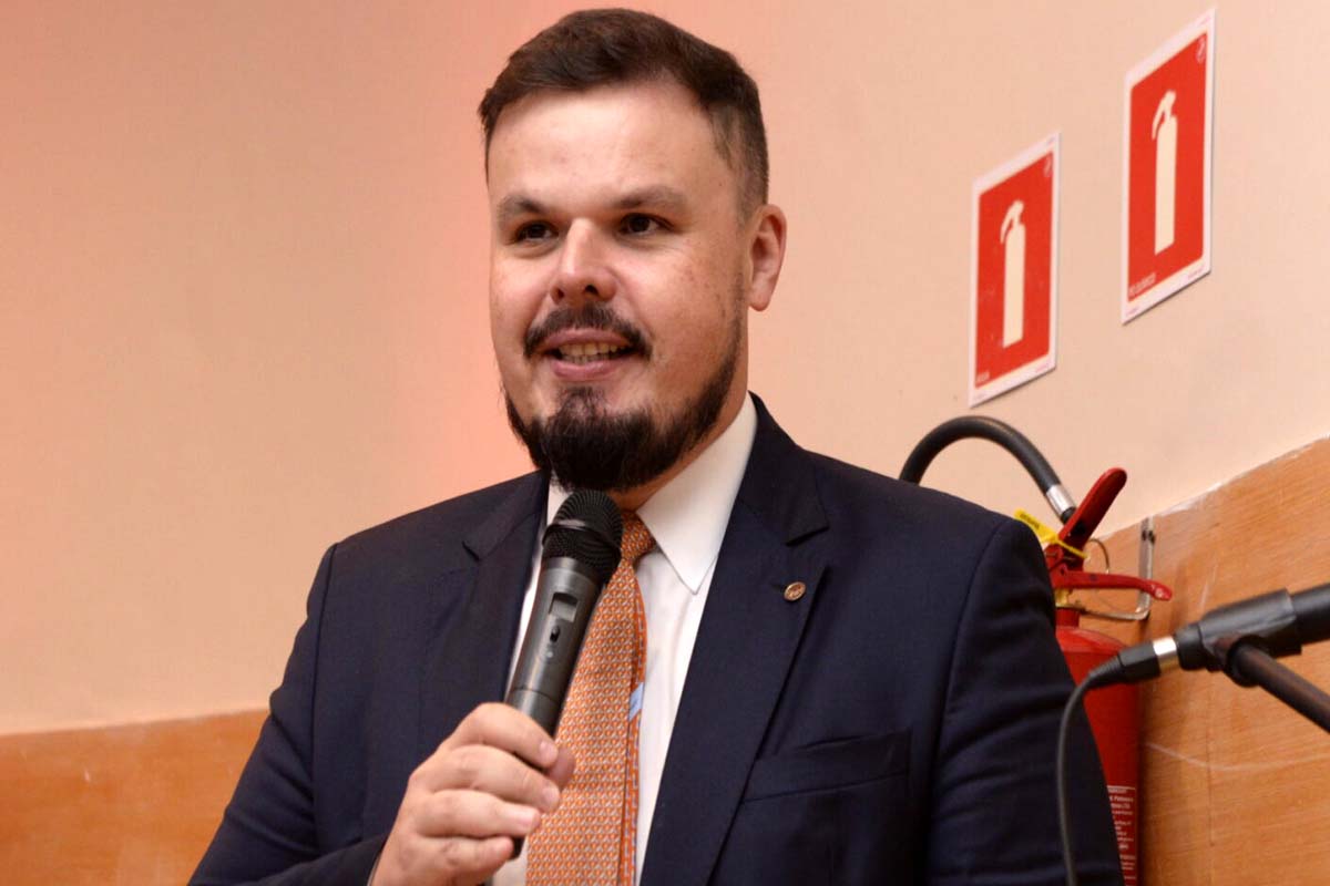 A regra antes do nome: Mensagens entre Moraes e Vorcaro levam STF a analisar como devem ser tratados indícios de crime encontrados pela PF envolvendo ministros da Corte