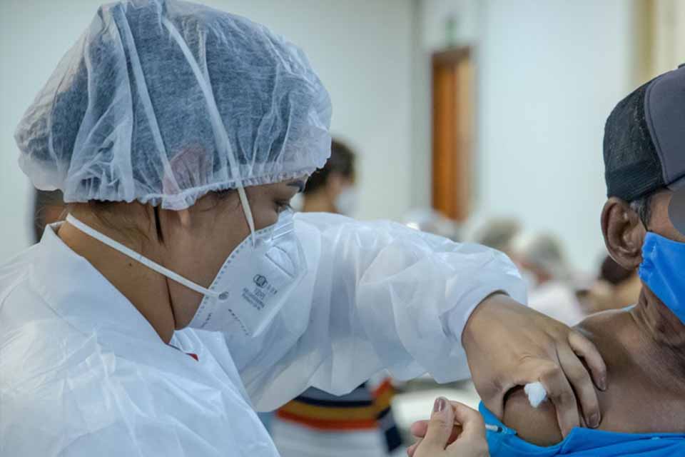 Prefeitura da capital continua vacinando pessoas com comorbidade entre 55 e 59 anos