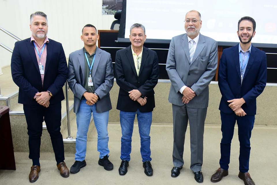 Relatos de superação e a importância de falar sobre o suicídio marcam palestra no TRT-14