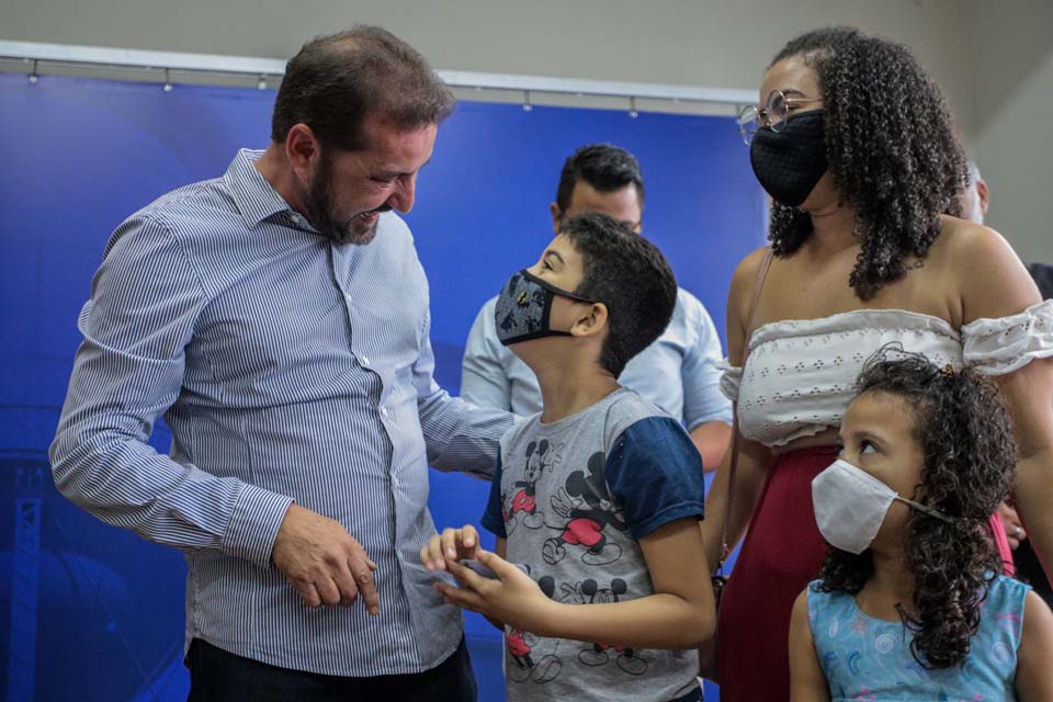 Porto Velho lança Carteira de Identificação do Autista; documento atende a Lei Complementar sancionada pelo prefeito Hildon Chaves