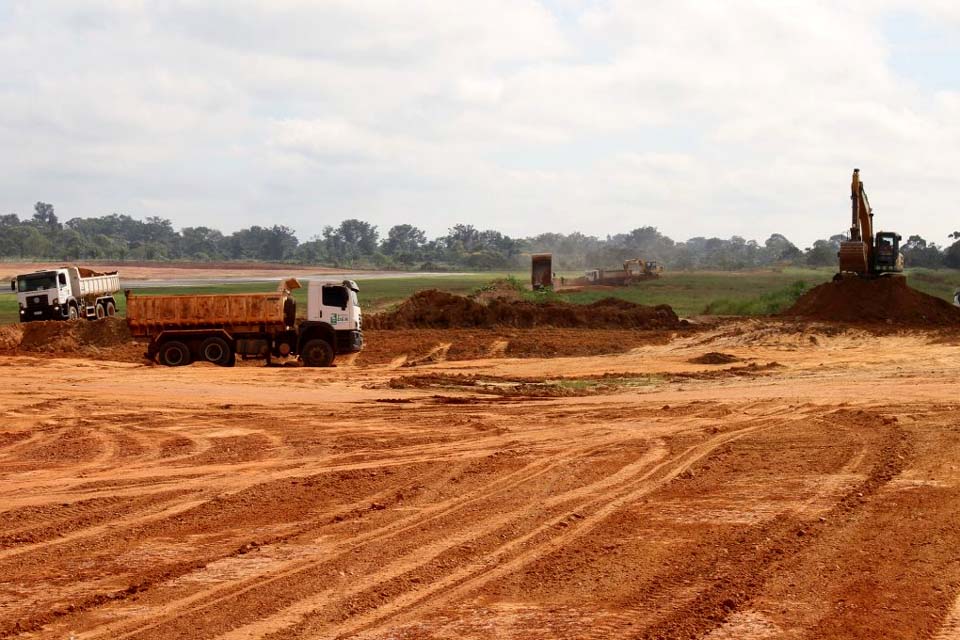 Três frentes de serviço no município finalizam infraestrutura do Aeroporto José Coleto