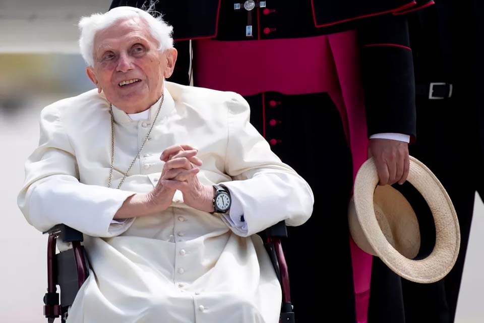 Bento XVI acobertou casos de pedofilia na Alemanha, diz relatório