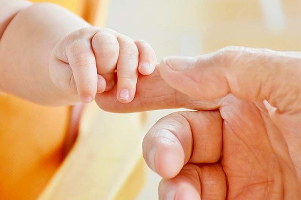 Grécia oferece bônus para aumentar taxa de natalidade