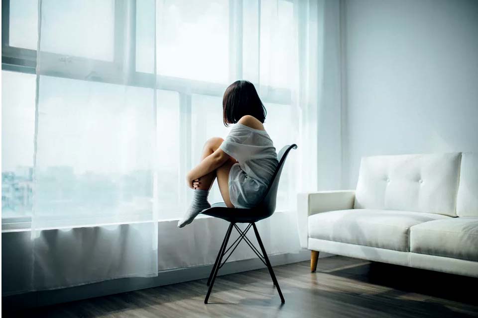 Suicídios diminuem em países ricos nos primeiros meses da pandemia