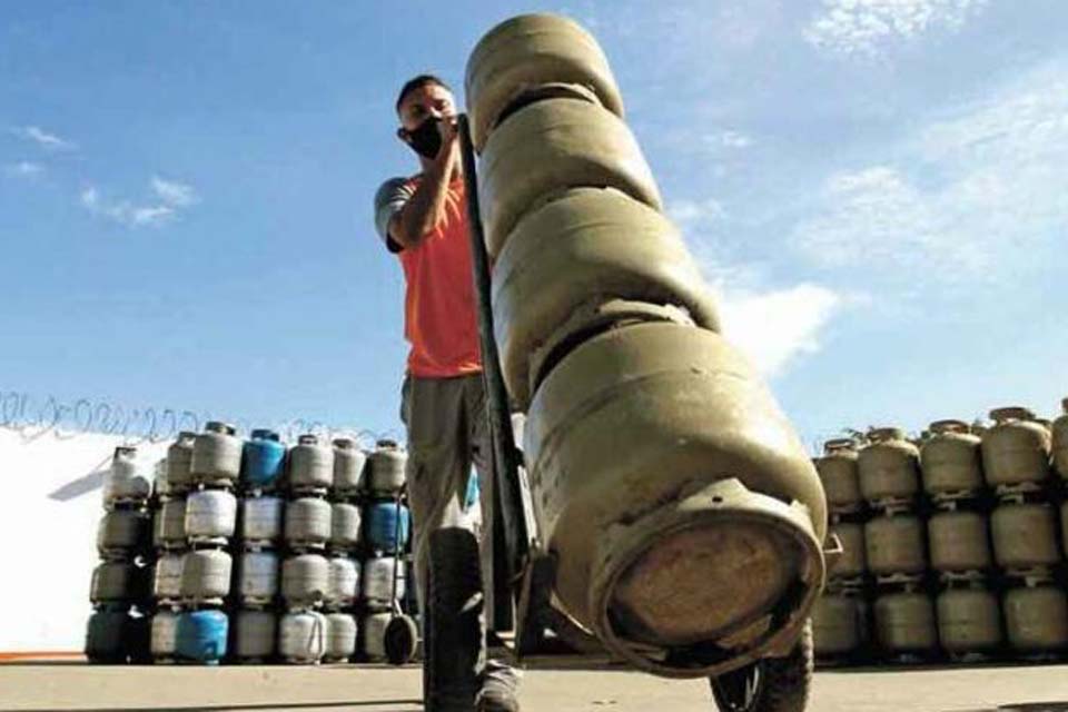 Beneficiários com NIS final 8 recebem Auxílio Gás nesta sexta