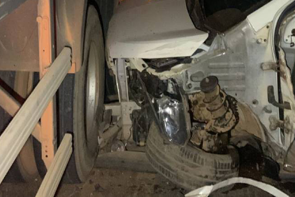  Carro bate em carreta na ponte sobre o Rio Madeira