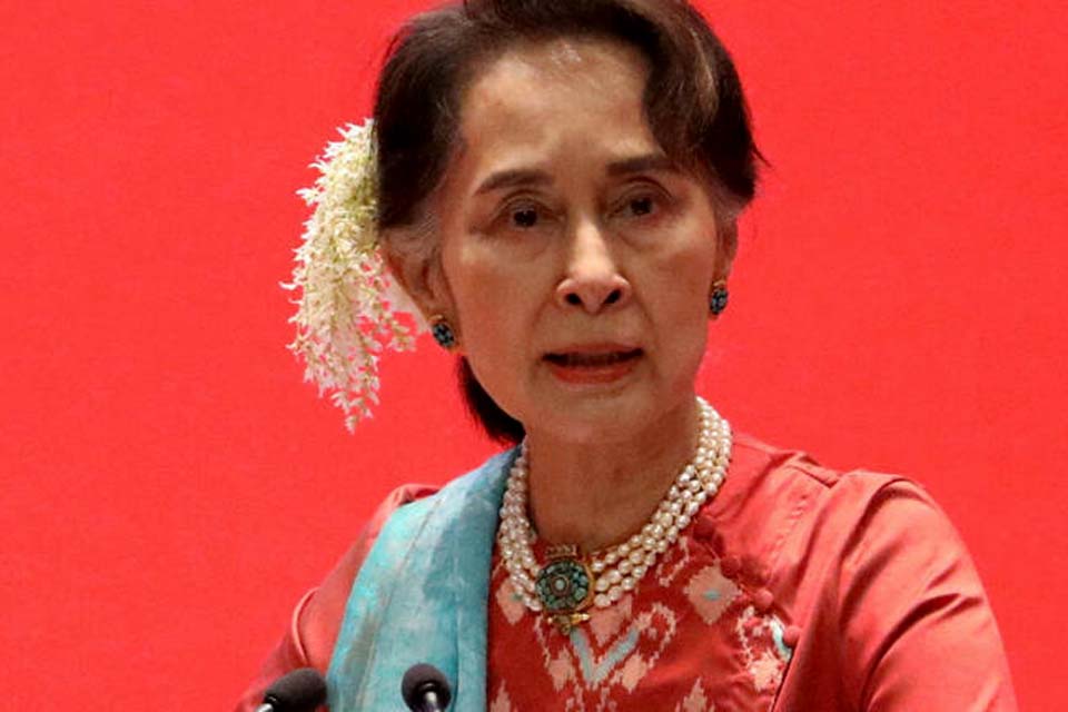 Tribunal de Mianmar condena Aung San Suu Kyi a mais seis anos de prisão, desta vez por corrupção