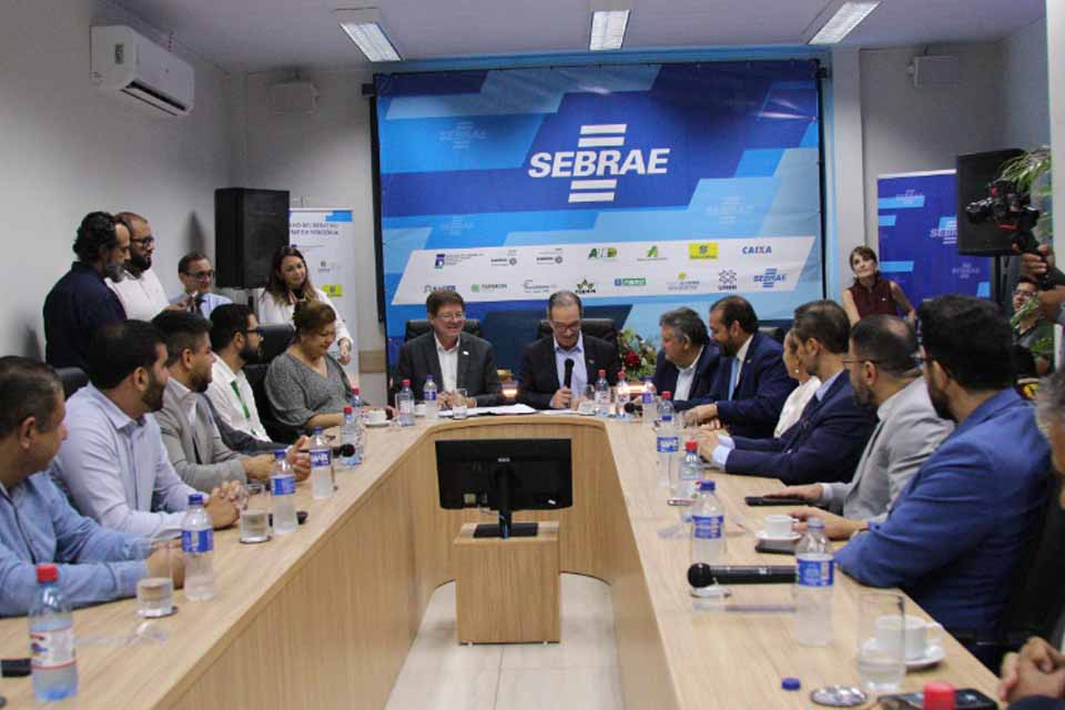 Presidente do Sebrae Nacional participa de reunião com conselheiros e colaboradores em Rondônia