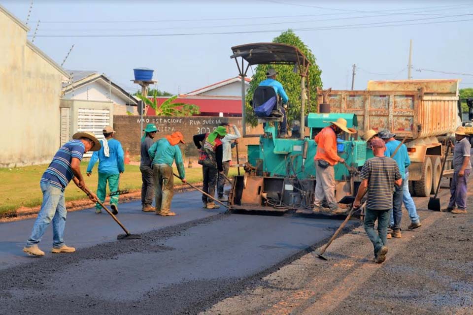 Secretaria Municipal de Obras e Serviços Públicos conclui pavimentação asfáltica da Avenida Jundiaí