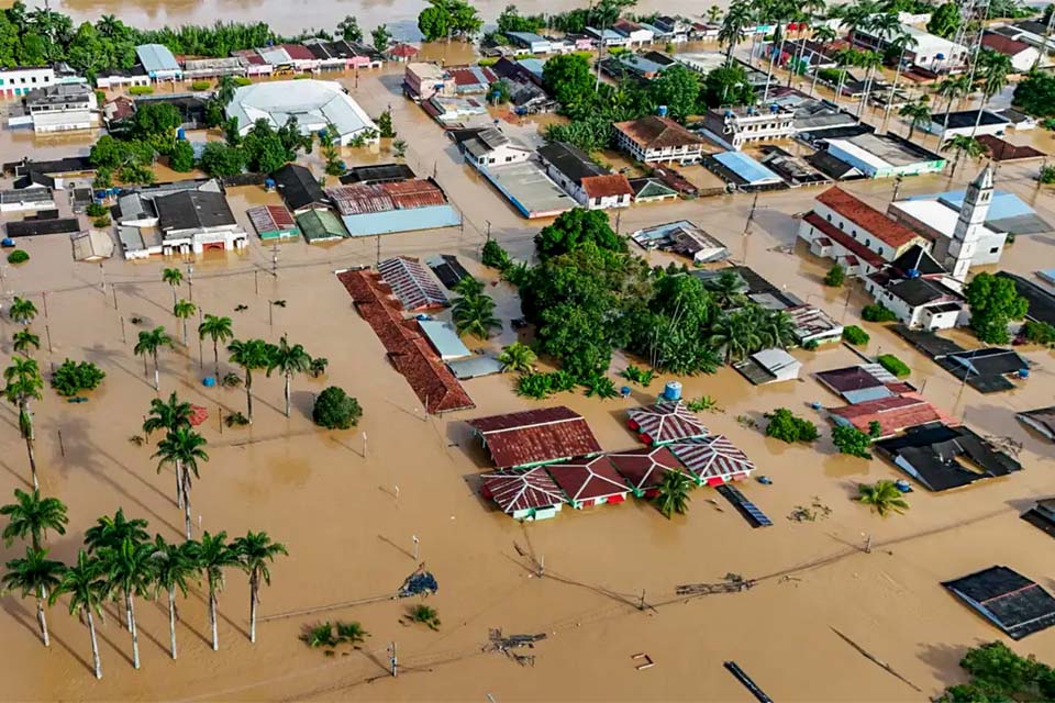Rio Acre continua a subir e nível já alcança 17,84 m acima do leito