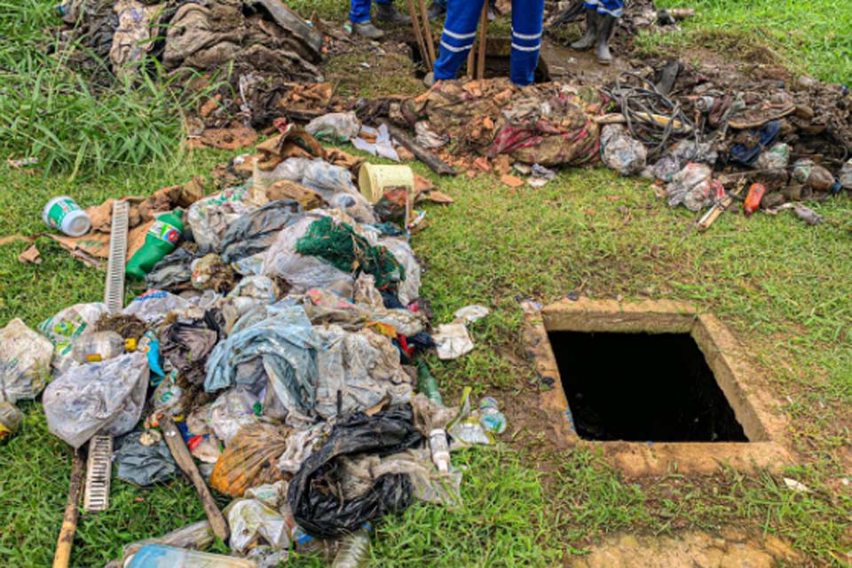 Prefeitura de Porto Velho realiza limpeza de local onde temporariamente funcionará a rodoviária