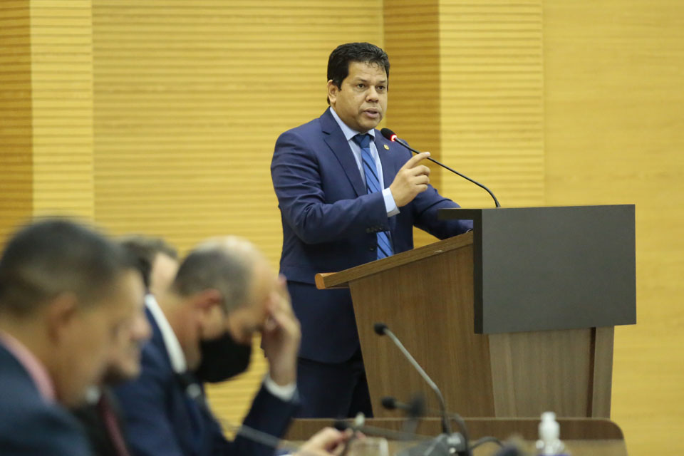 Deputado Jair Montes pede criação de Comissão para revisão do PCCS dos servidores do judiciário