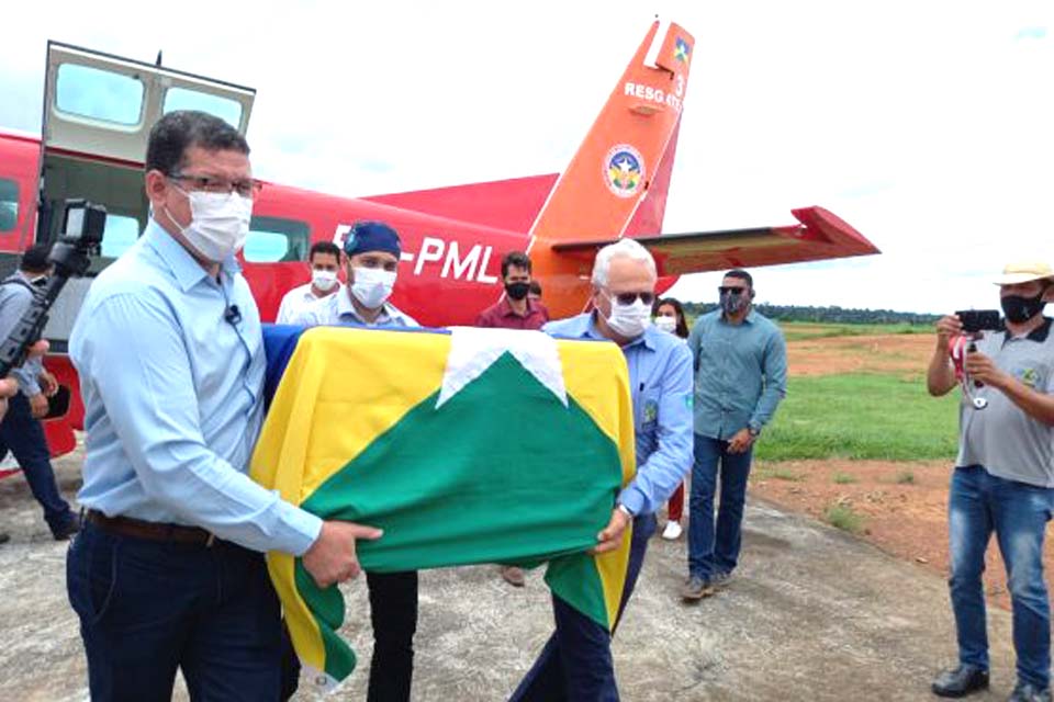 Entrega de doses de vacinas contra a covid-19 a Rondônia completa um ano; governador Marcos Rocha conferiu de perto a maioria das ações