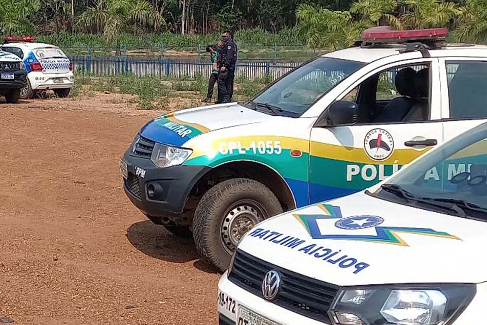 Assaltantes roubam Hilux e cerca de R$ 10 mil de comerciante na zona Sul