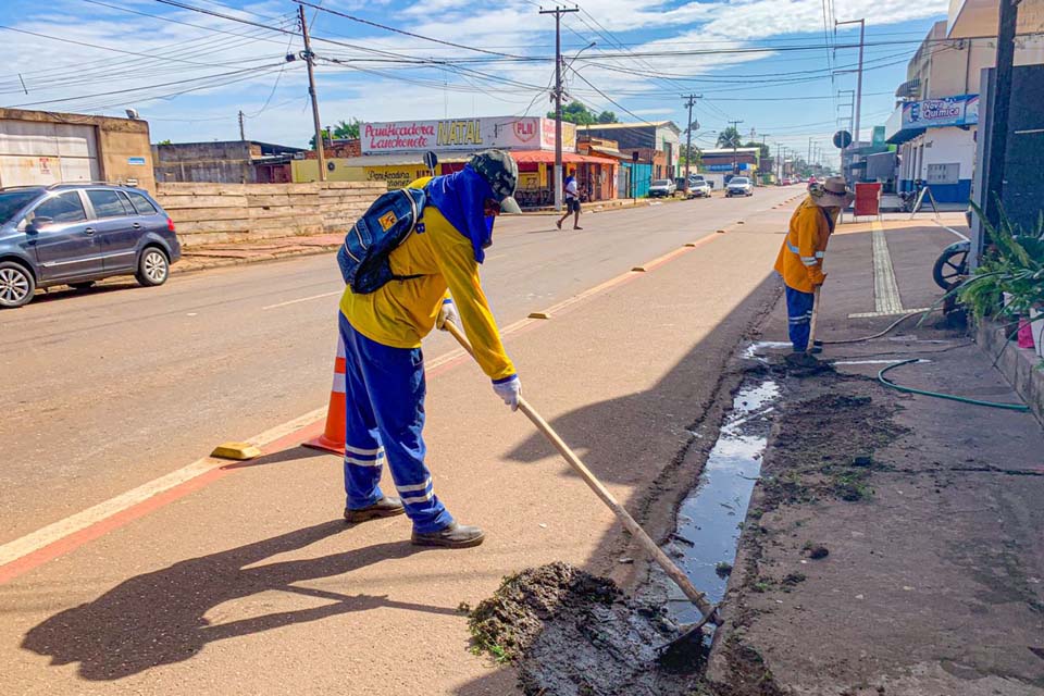 Prefeitura de Porto Velho intensifica serviços de limpeza urbana por toda cidade