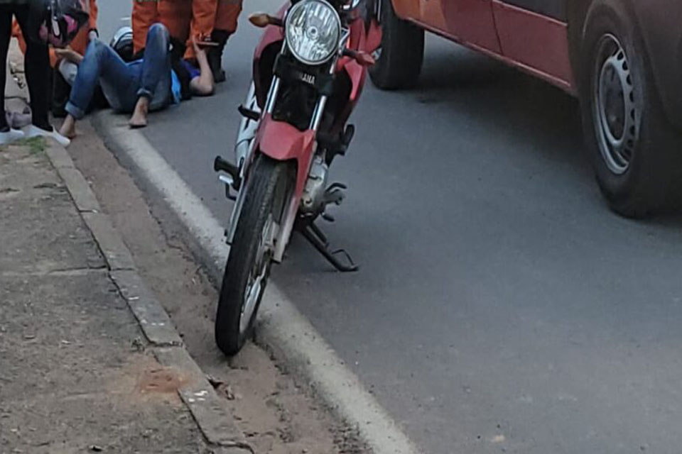 Motociclista é socorrida após colisão com cachorro em Ji-Paraná