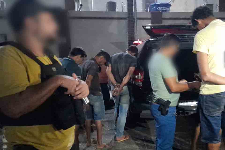Suspeitos de matar perito aposentado são trazidos para Porto Velho