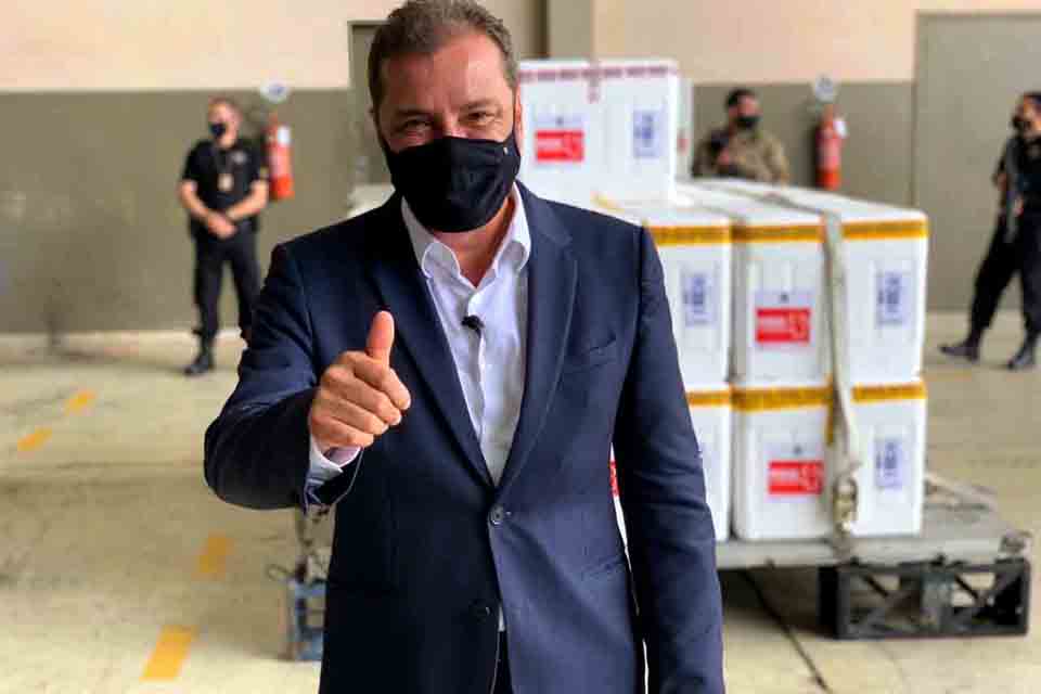 À Espera de um Milagre; Hildon diz que sistema de vacinação tem sido elogiado; “O maior inimigo é o pirata