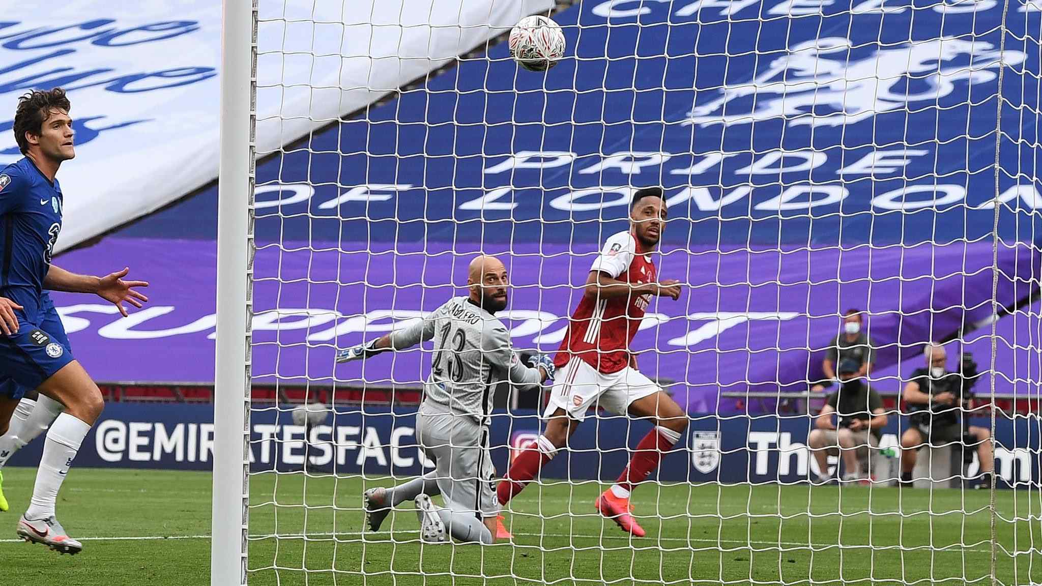 VÍDEO - Arsenal vence o Chelsea e é campeão da Copa da Inglaterra; Gols e Melhores Momentos